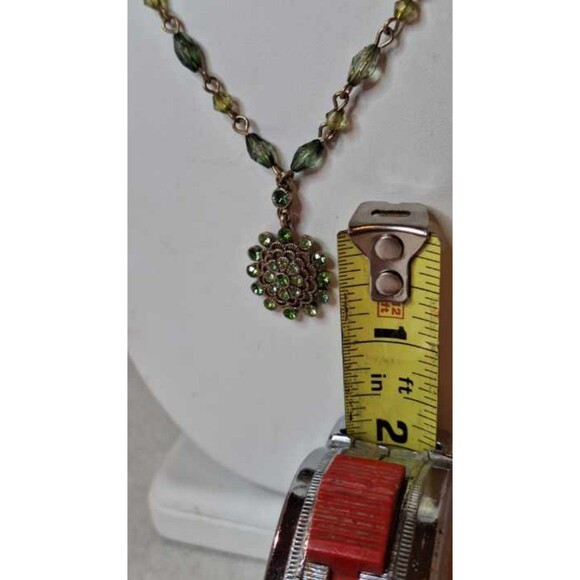 Liz Claiborne Green Rhinestone Fasion Necklace 18" Peridot Colored Stones - Picture 6 of 8